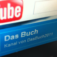 Mit dem eigenen YouTube-Kanal „Das Buch 2011“ wurden Hinweisvideos nach außen kommuniziert. Das ARG nahm mit dem Video...